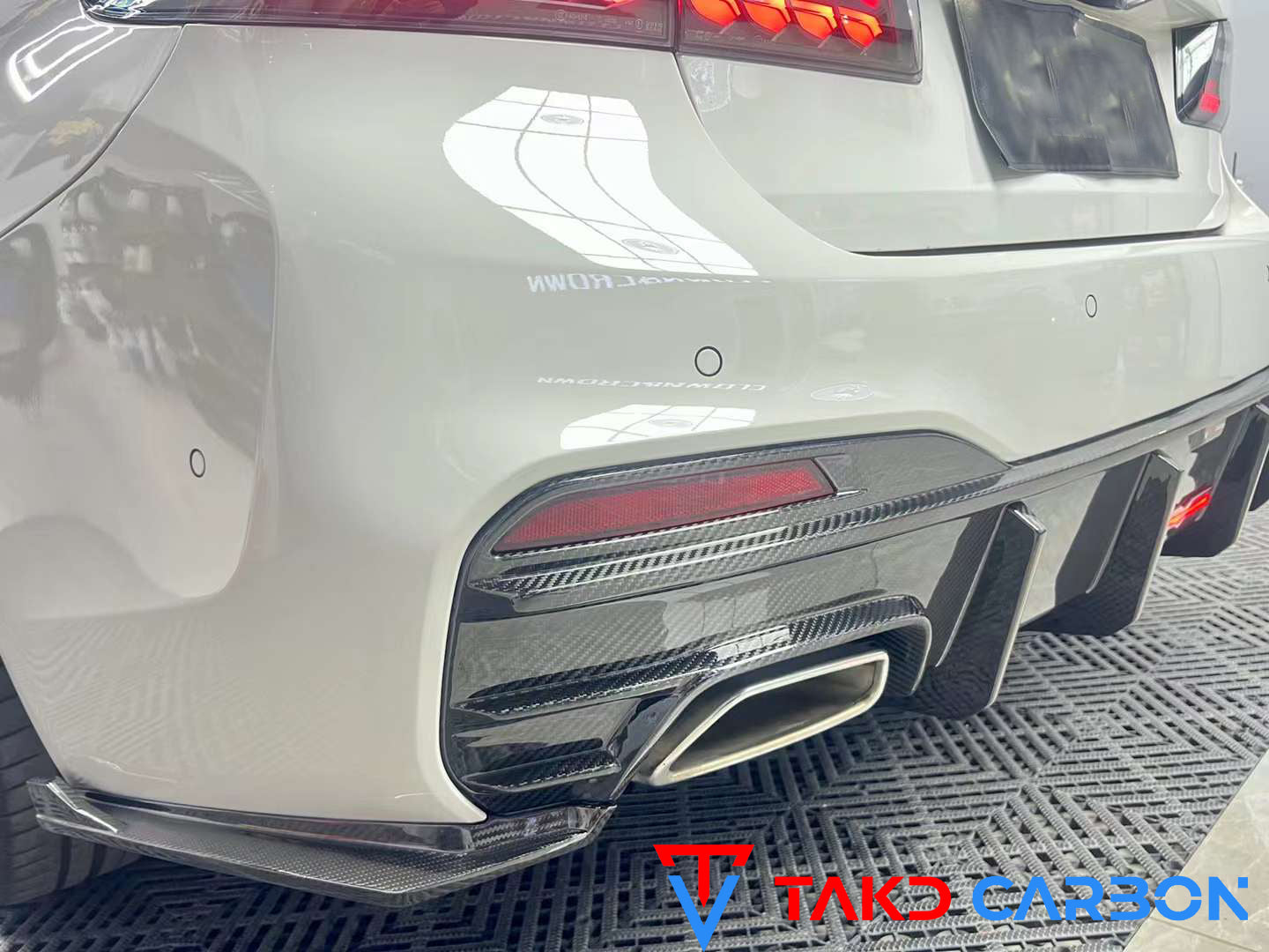 TAKD Carbon Dry Carbon Fiber Rear Diffuser for BMW M5 F90 2017-ON